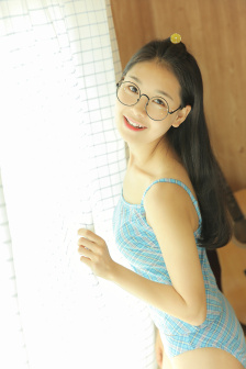 姬小满裸妆图片